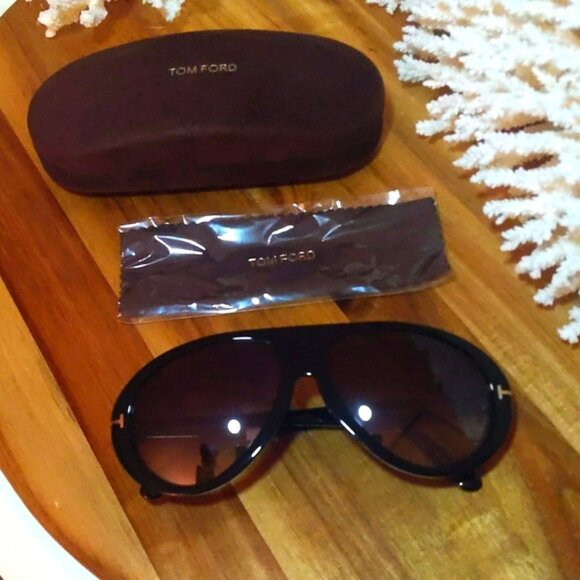 Tom Ford 🔥 NWT 🔥 sunglasses. Black on black with case and lens cloth. - Picture 1 of 8